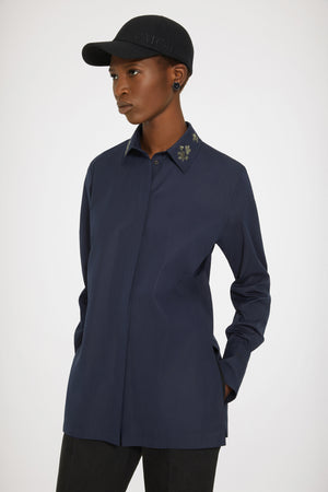 Signature organic cotton shirt with embroidered collar