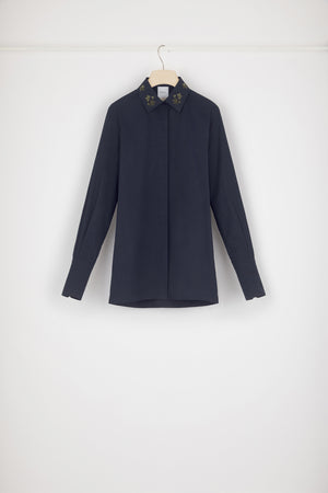 Signature organic cotton shirt with embroidered collar