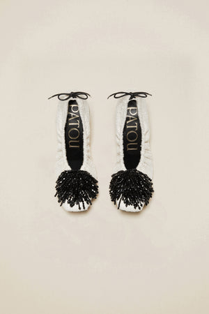 Décolleté in tweed con perle