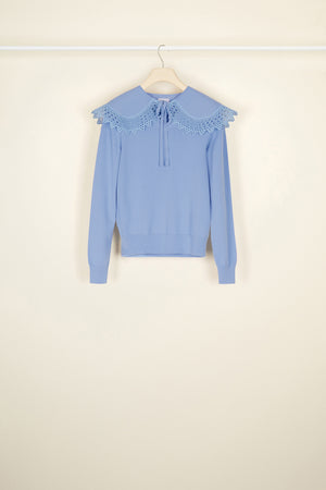 Maglia leggera con collo crochet