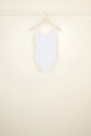 Costume intero con schiena scoperta
