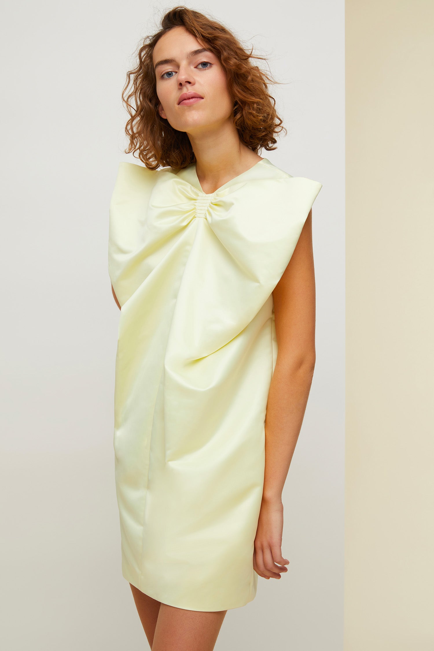 Patou - Oversized bow satin mini dress - Straw Yellow - Charming and dramatic: the oversized satin bow.  Straw yellow duchesse satin mini dress. Oversized bow at the front. Zip fastening at the back. Fully lined.