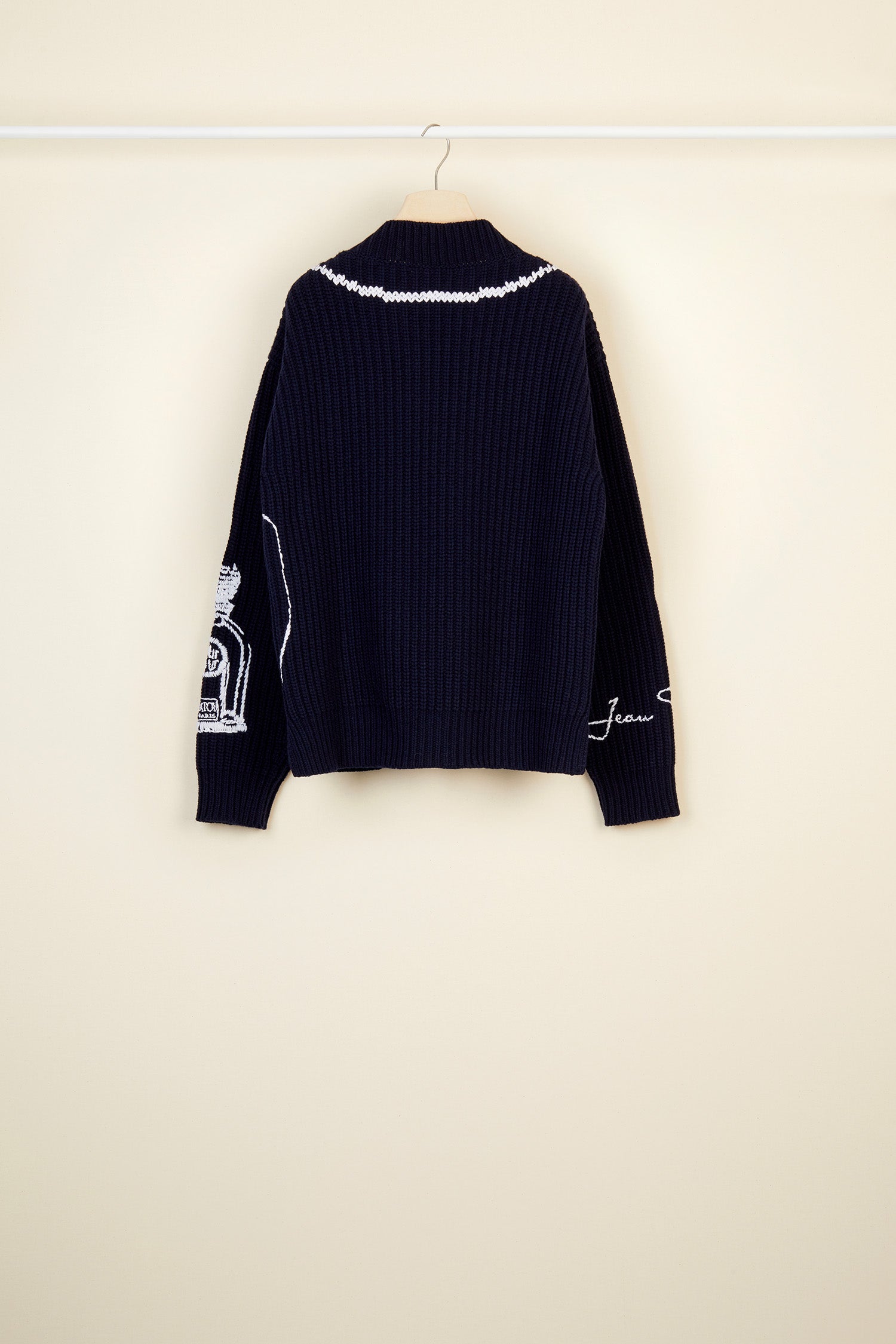 Patou - Maglione ricamato in lana merino - Navy - Illusioni ottiche su fondo di maglieria oversize.Maglione in lana blu scuro con ricami bianchi in stile trompe l&amp;#39;oeil di stampo surrealista. Collo tondo, vestibilità ampia.