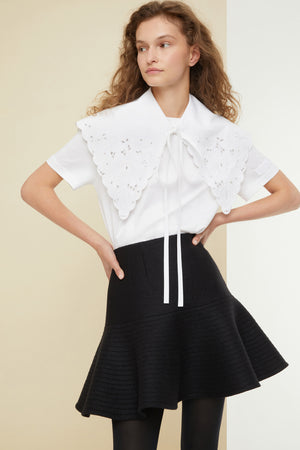 Organic cotton tee with embroidered poplin collar