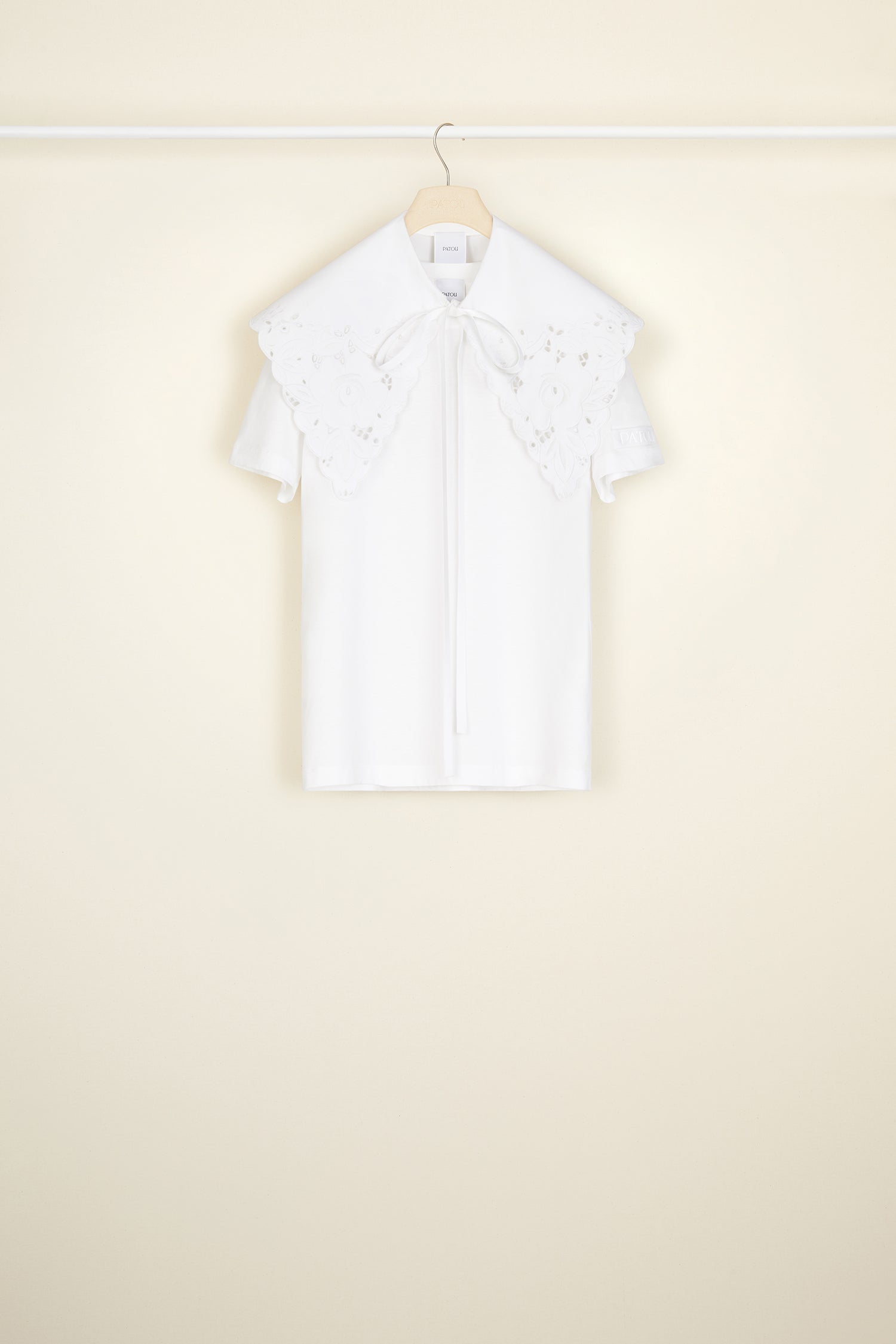 Patou - Organic cotton tee with embroidered poplin collar - White - A detachable collar? It’s Patou for “keeping things playful”. Organic white cotton crewneck tee. Regular Fit. Removable embroidered white poplin collar that fastens via long ties at the front.