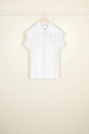 Organic cotton tee with embroidered poplin collar