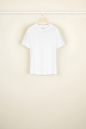 Organic cotton tee with embroidered poplin collar