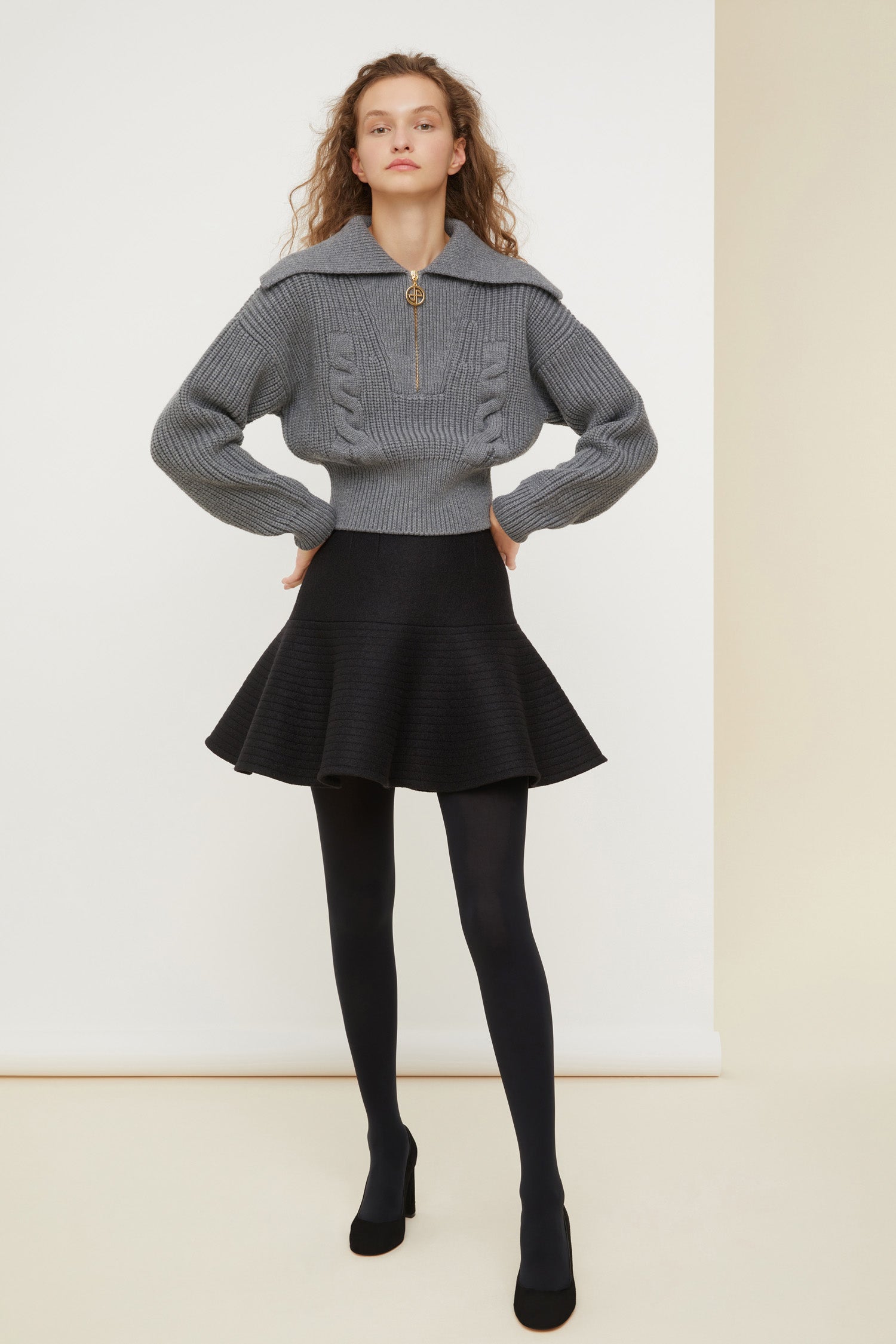 Patou - Zip-up sailor collar wool jumper - Light Grey - Thoroughly modern, unmistakably Patou! Grey wool jumper. Cropped silhouette. Zip-up sailor-style collar. Gold-coloured zip featuring a logo pull tab inspired by a heritage Jean Patou keyring. Cable detailing at the front.