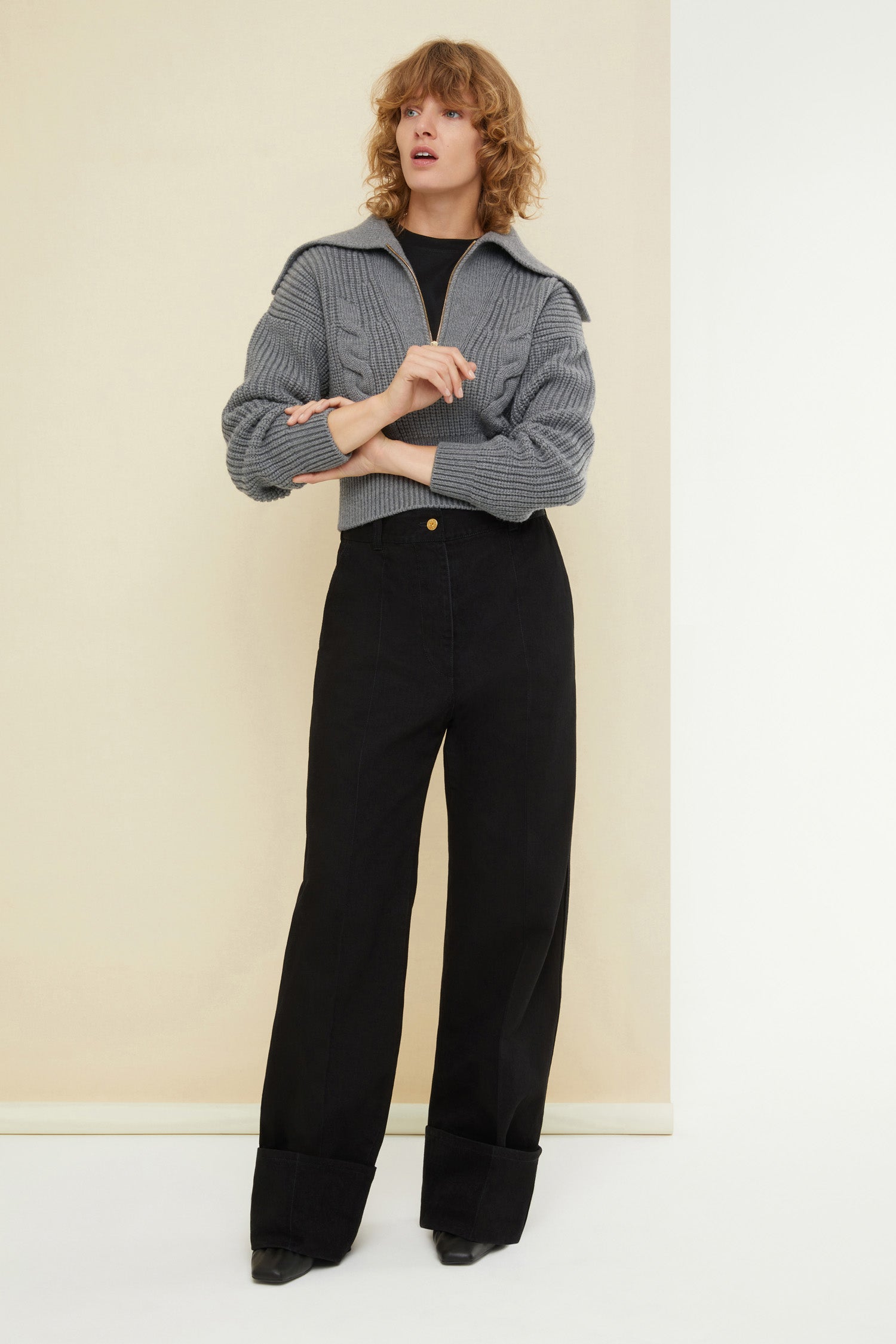 Patou - Zip-up sailor collar wool jumper - Light Grey - Thoroughly modern, unmistakably Patou! Grey wool jumper. Cropped silhouette. Zip-up sailor-style collar. Gold-coloured zip featuring a logo pull tab inspired by a heritage Jean Patou keyring. Cable detailing at the front.