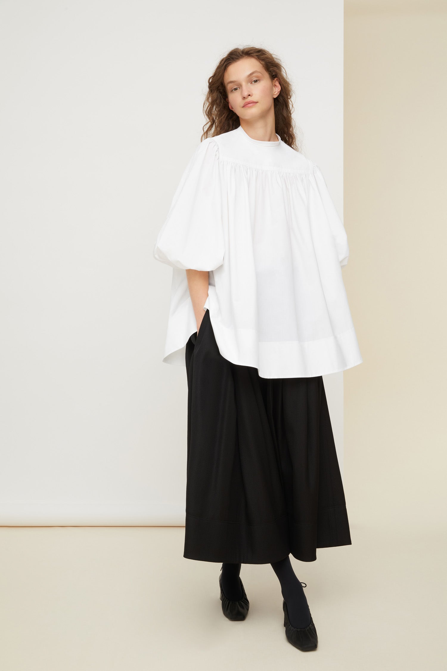 Patou - Communion cotton top - White - Fine details that speak volumes.White organic cotton poplin top. Oversized silhouette. Round collar with yoke and tie fastening at the back. Puff sleeves with elasticated cuffs.