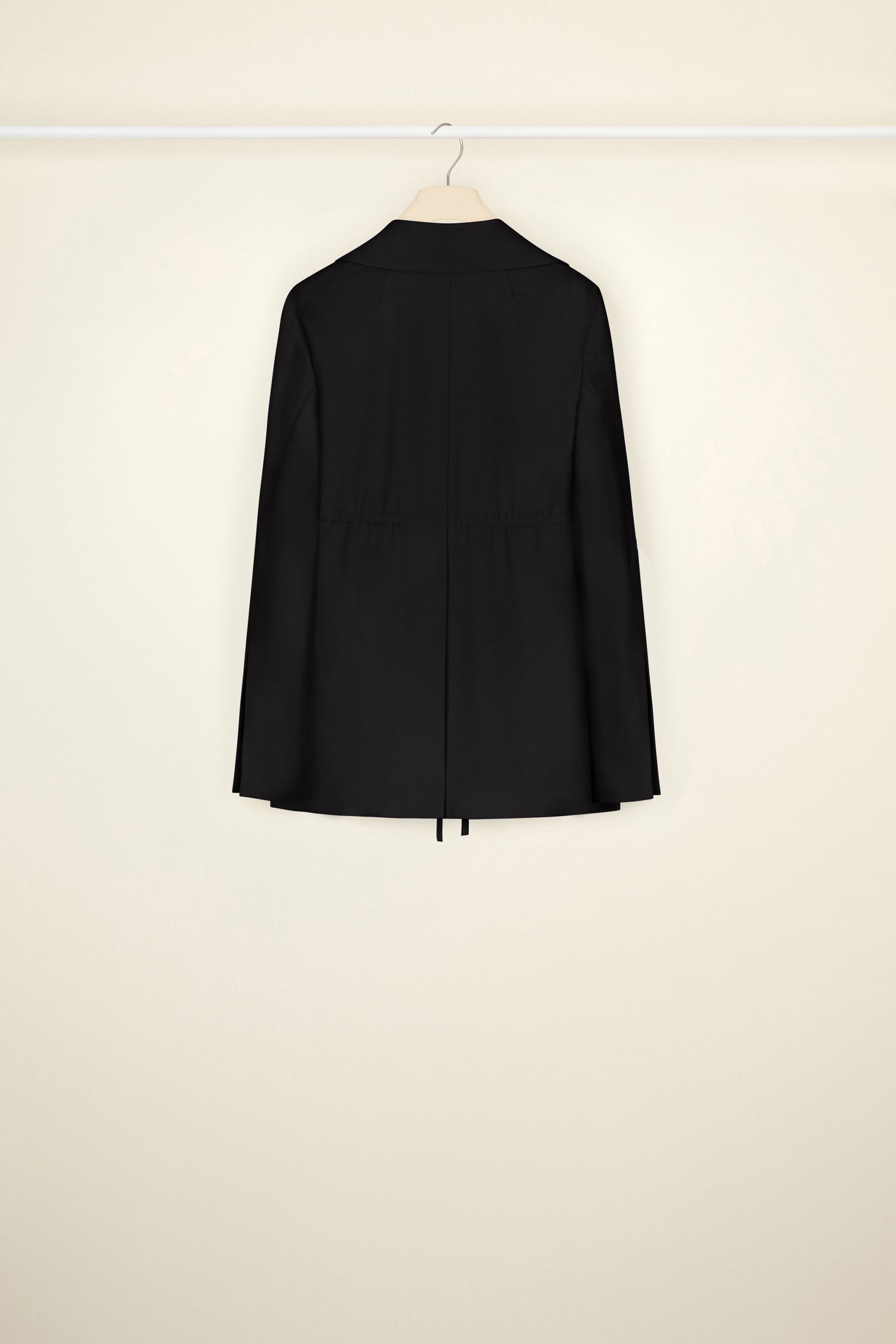 Patou - Drawstring wool jacket - Black - Subtly cinched, unmistakably Patou.Black stretch virgin wool jacket. Notch lapels. Adjustable drawstring at the waist that fastens at the front. Large pockets with curved seams. Split cuffs. Single vent at the back.