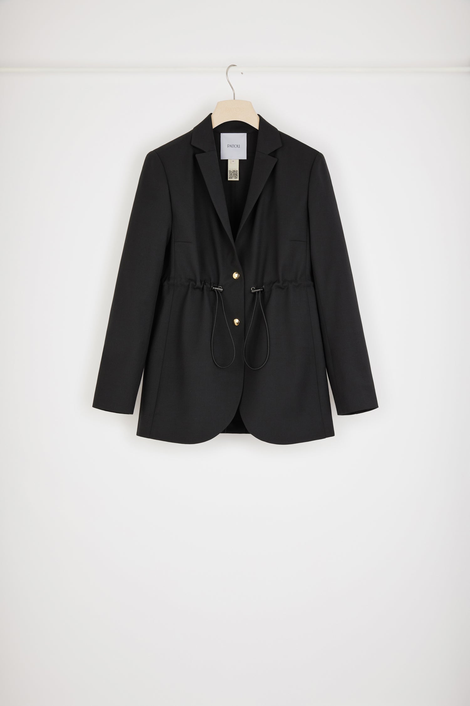 Patou - Jacke mit Zugband aus Schurwolle - Black - Höchste Schneiderkunst für die Patou Generation.Jacke aus Schurwolle in Schwarz. Einreihig geknöpft. Zwei goldfarbene Druckknöpfe vorne. Taillenzugband. Hinten einfach geschlitzt. Ungefüttert.