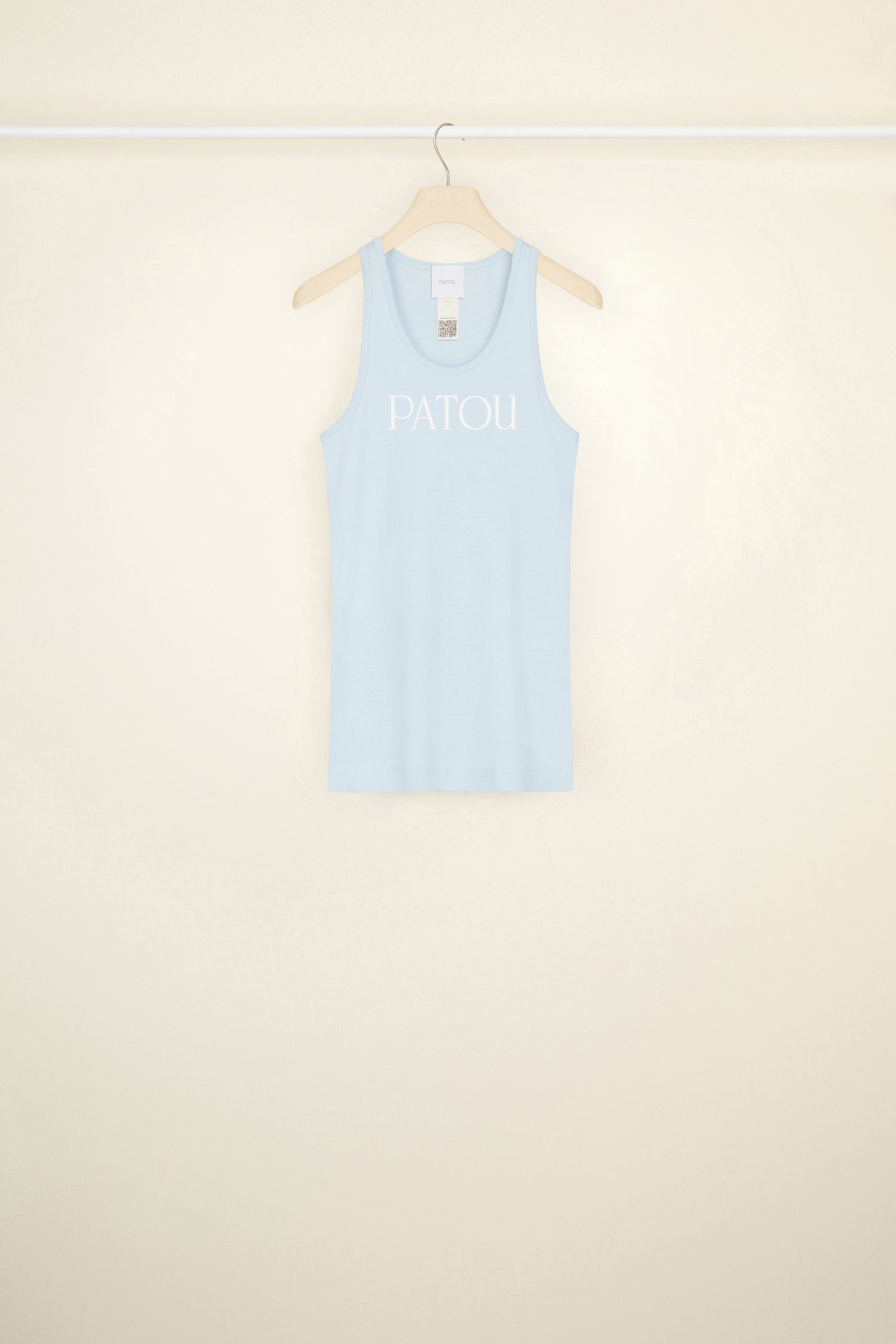 Patou - Patou tank top in organic cotton - Aurora - Everyday Patou in every single hue.Aurora light blue organic cotton tank top. Scoop neckline. Patou lettering logo in white at the front. White JP monogram at the back.