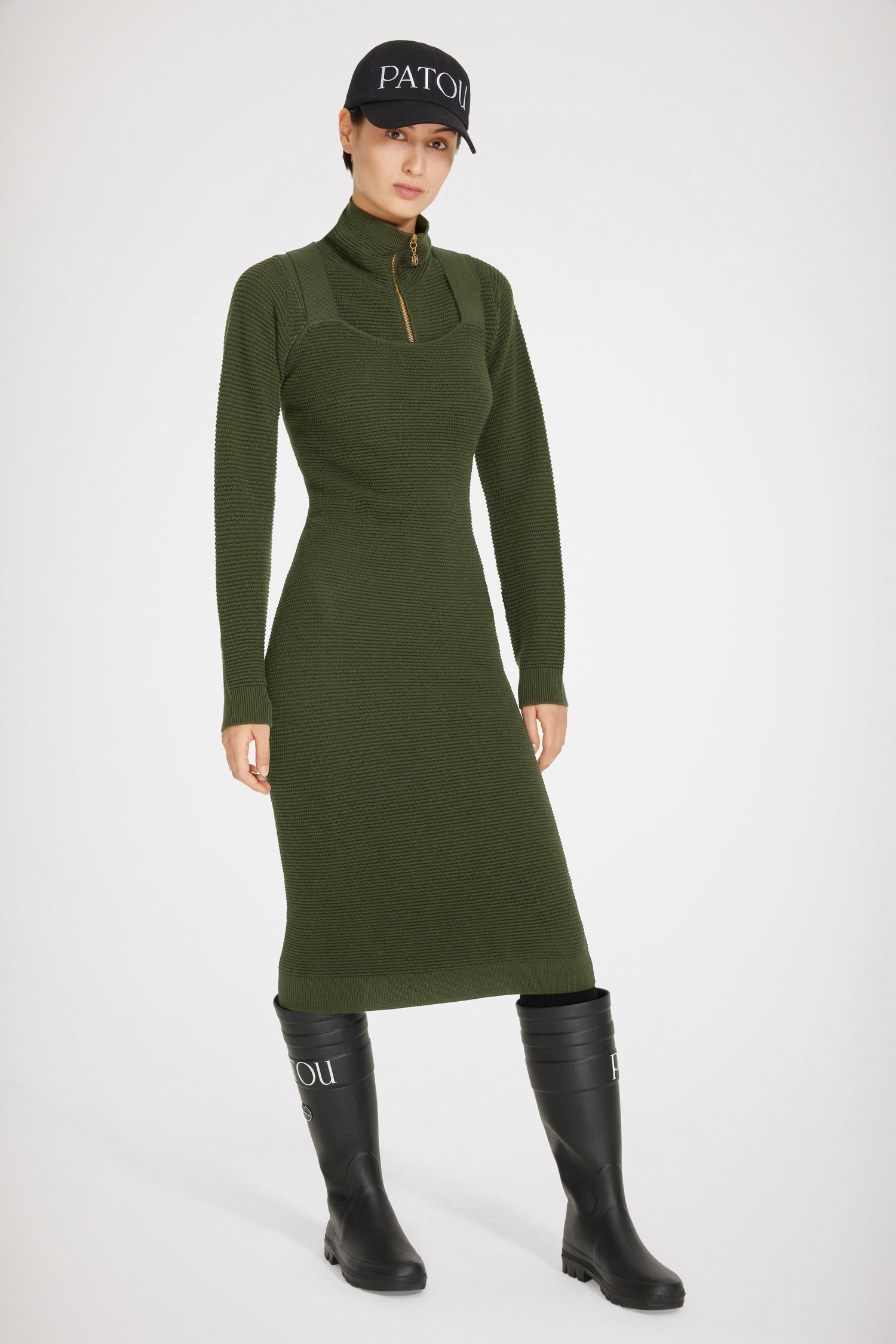 Patou - Vestito midi con spalline incrocciate in lana - Khaki - I giocchi di intreccio avvolgono la schiena.Vestito in lana kaki. Vestibilità aderente. Lunghezza midi. Scollo tondo. Spalline incrociate sul retro.