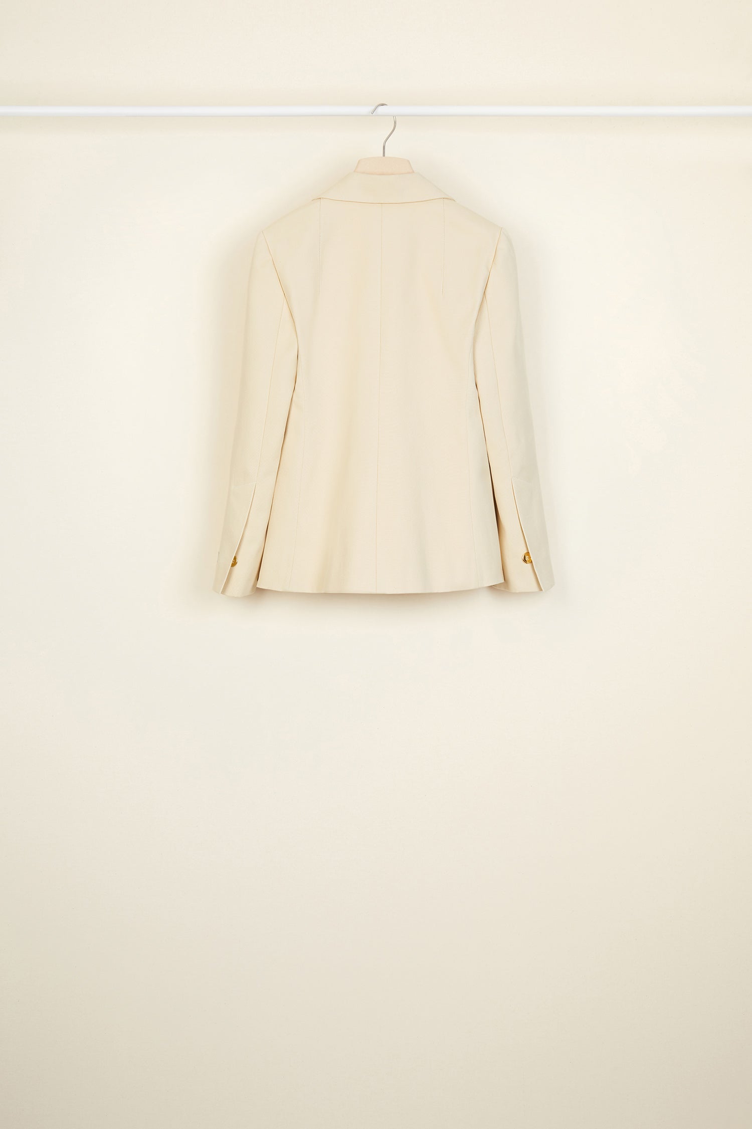 Patou - Cropped cotton safari jacket - Vanilla - It&amp;#39;s the summer of the saharienne!Vanilla Panama cotton safari jacket. Boxy fit. JP logo-engraved gold-coloured buttons. High, off-centre flap pockets inspired by the Patou archive. Tailor-style Patou label on the sleeve. Fully lined.