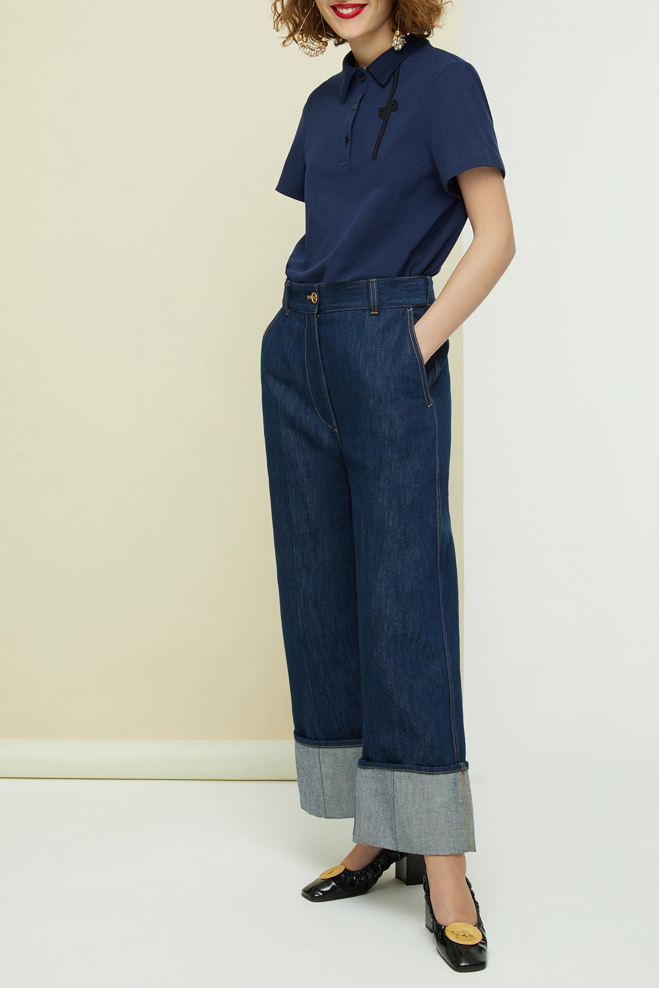 Patou - Baumwoll-Polohemd mit Logo - Navy - Dieses Polo lieben wir!Marineblaues Baumwoll-Polohemd mit neu interpretiertem JP-Logo in Schwarz. Geknöpfter Kragen. Leicht ausgestellt.