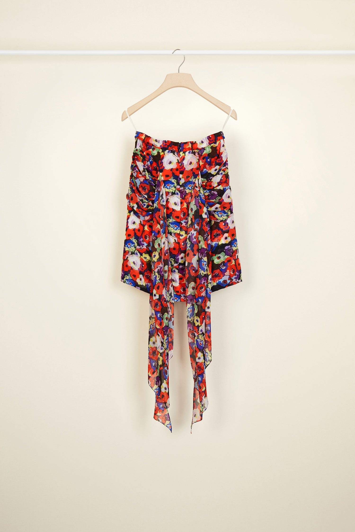 Patou - Drapierter Seidenrock mit langem Schoß. - A Thousand Flowers Bloom Print - Seide umschmiegt die Hüften und fließt dramatisch.Rock aus Seidencrêpe. Um die Hüften drapierte Stoffbahn, die hinten lose fällt. Reißverschluss hinten. Gefüttert.