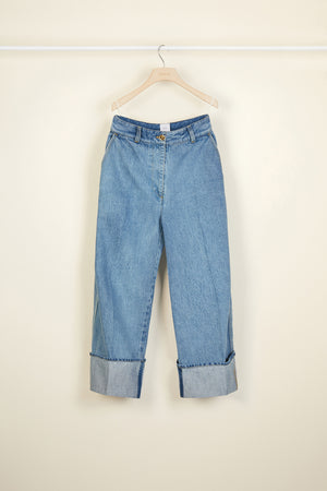 Pantalone in denim bio con risvolto