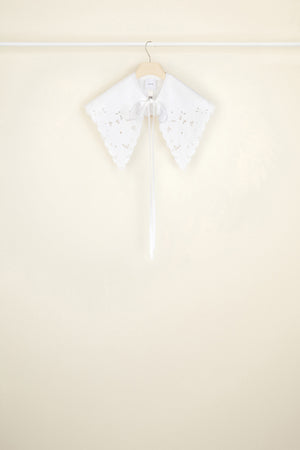 Organic cotton tee with embroidered poplin collar