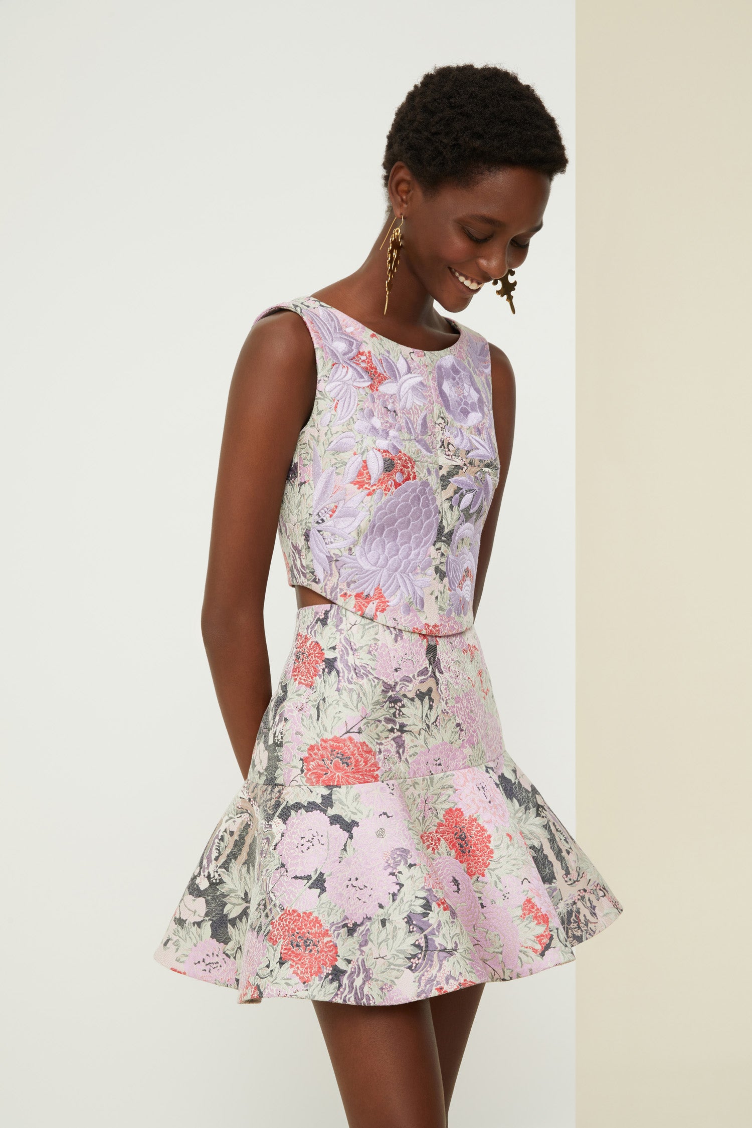 Patou - 3D mini skirt - Birds and Peonies - Oui, oui, oui: three cheers for the 3D mini!Cotton jacquard 3D mini skirt featuring Act 2’s Birds and Peonies pattern. Godet silhouette. Topstitching all over to create a voluminous wavy effect. Darts at the front and back. Zip fastening at the back. Lined.