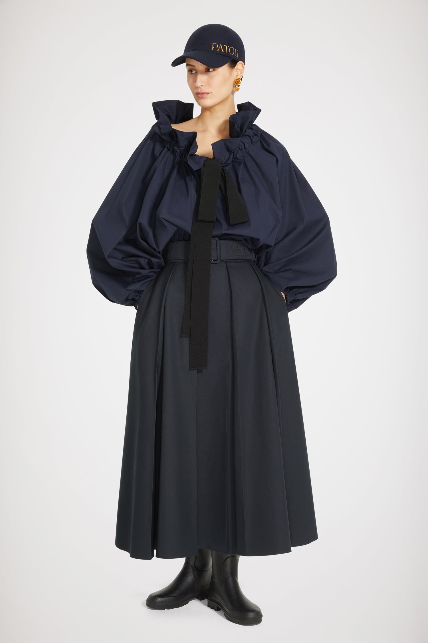 Patou - Pleated maxi skirt in organic cotton - Night Blue - Patou pleats, a daytime sensation!Night Blue organic cotton canvas skirt. Maxi length. High waist. Adjustable belt at the waist with belt loops and embroidered Patou logo. Zip fastening at the back. Box pleats. Pockets at the sides.