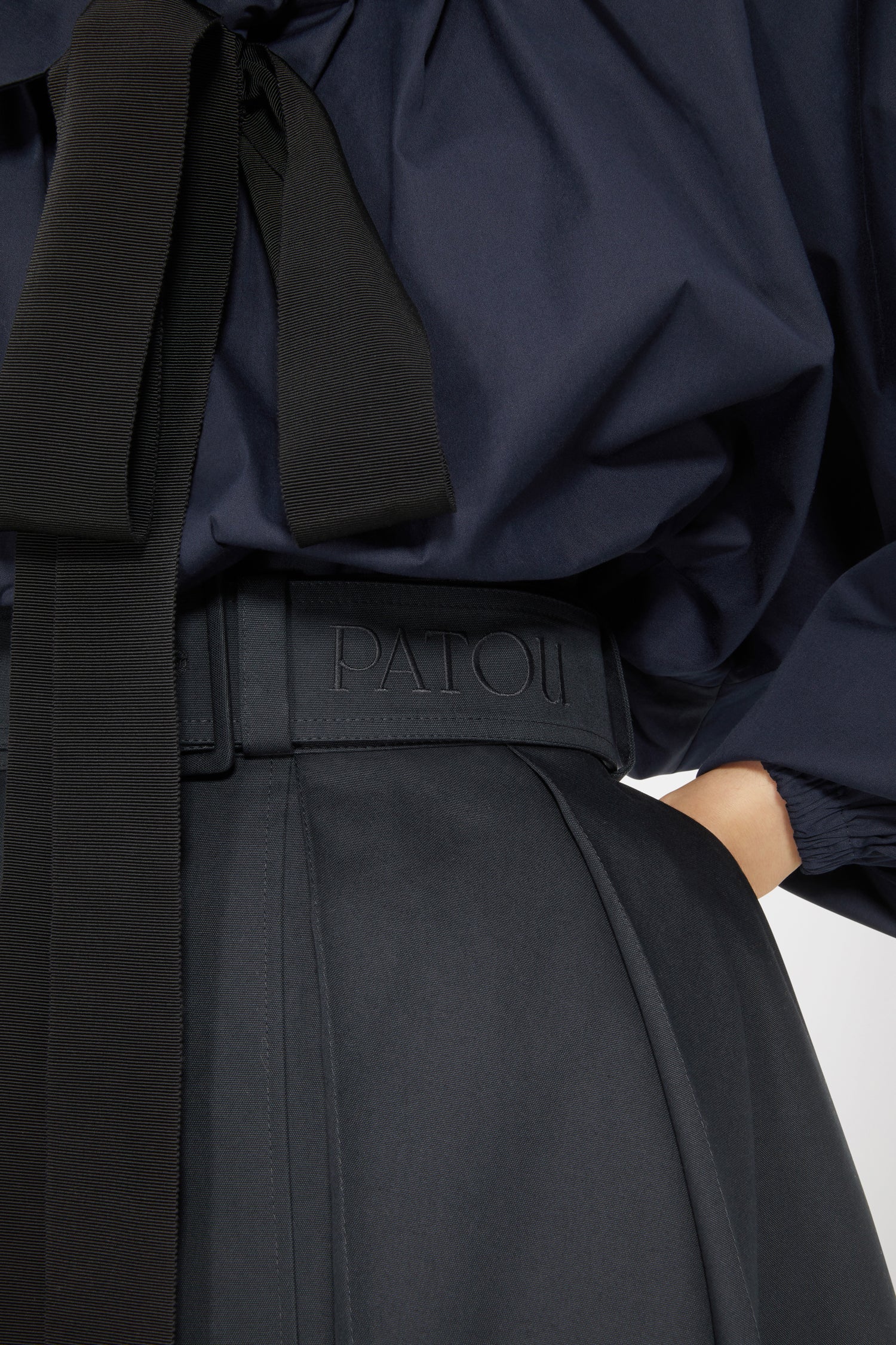Patou - Pleated maxi skirt in organic cotton - Night Blue - Patou pleats, a daytime sensation!Night Blue organic cotton canvas skirt. Maxi length. High waist. Adjustable belt at the waist with belt loops and embroidered Patou logo. Zip fastening at the back. Box pleats. Pockets at the sides.