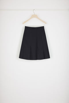 High-waisted pleated skirt in Merino wool