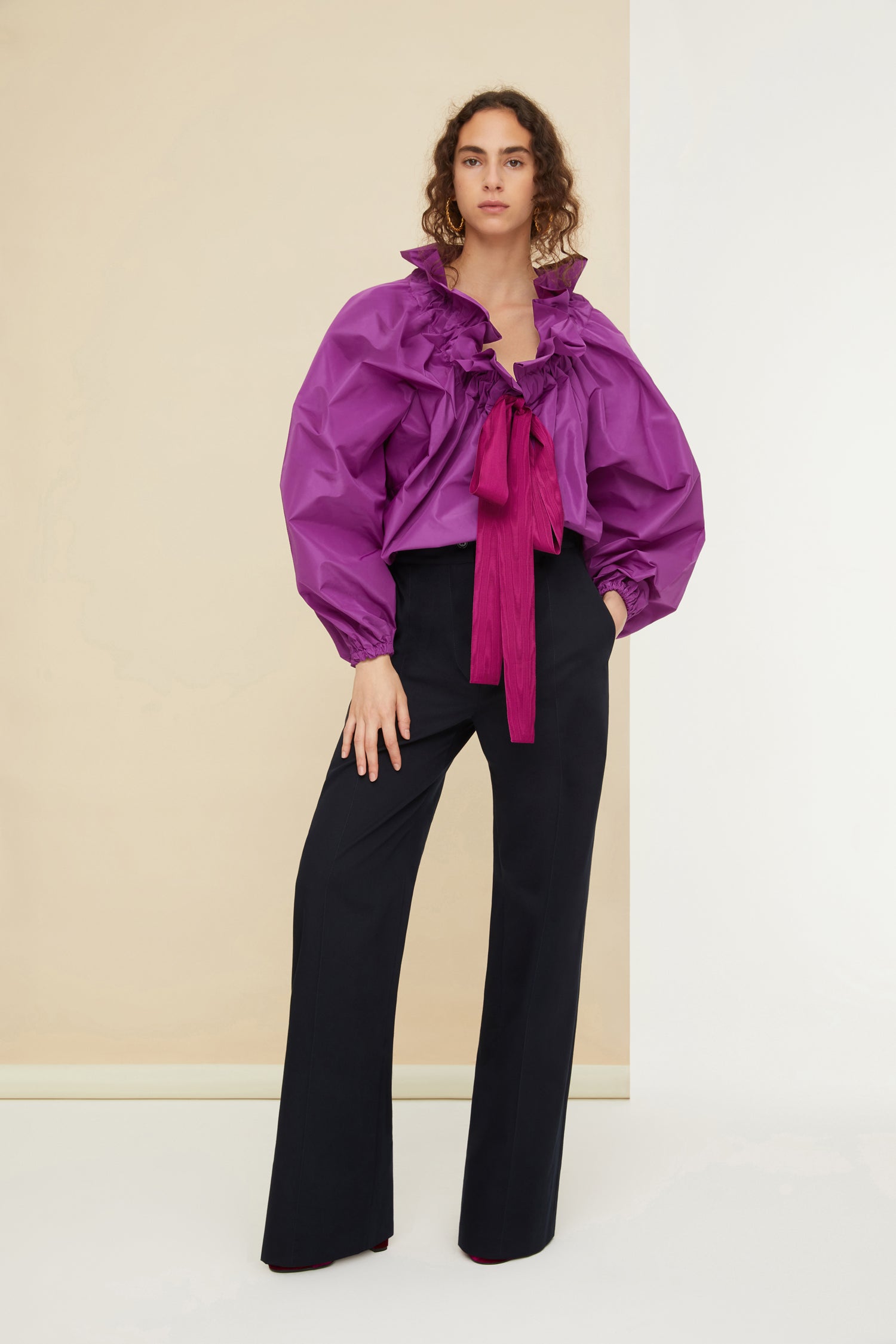 Patou - Drawstring collar top in eco-friendly faille - Anemone - High collar or bare embossed shoulder? With Patou, it’s all about you.Anemone purple recycled polyester faille top. High volume silhouette that can be worn knotted at the neck or off the embossed shoulders. Drawstring collar with flounce at the front and long grosgrain ties. Batwing sleeves with elasticated cuffs. Elasticated waist.