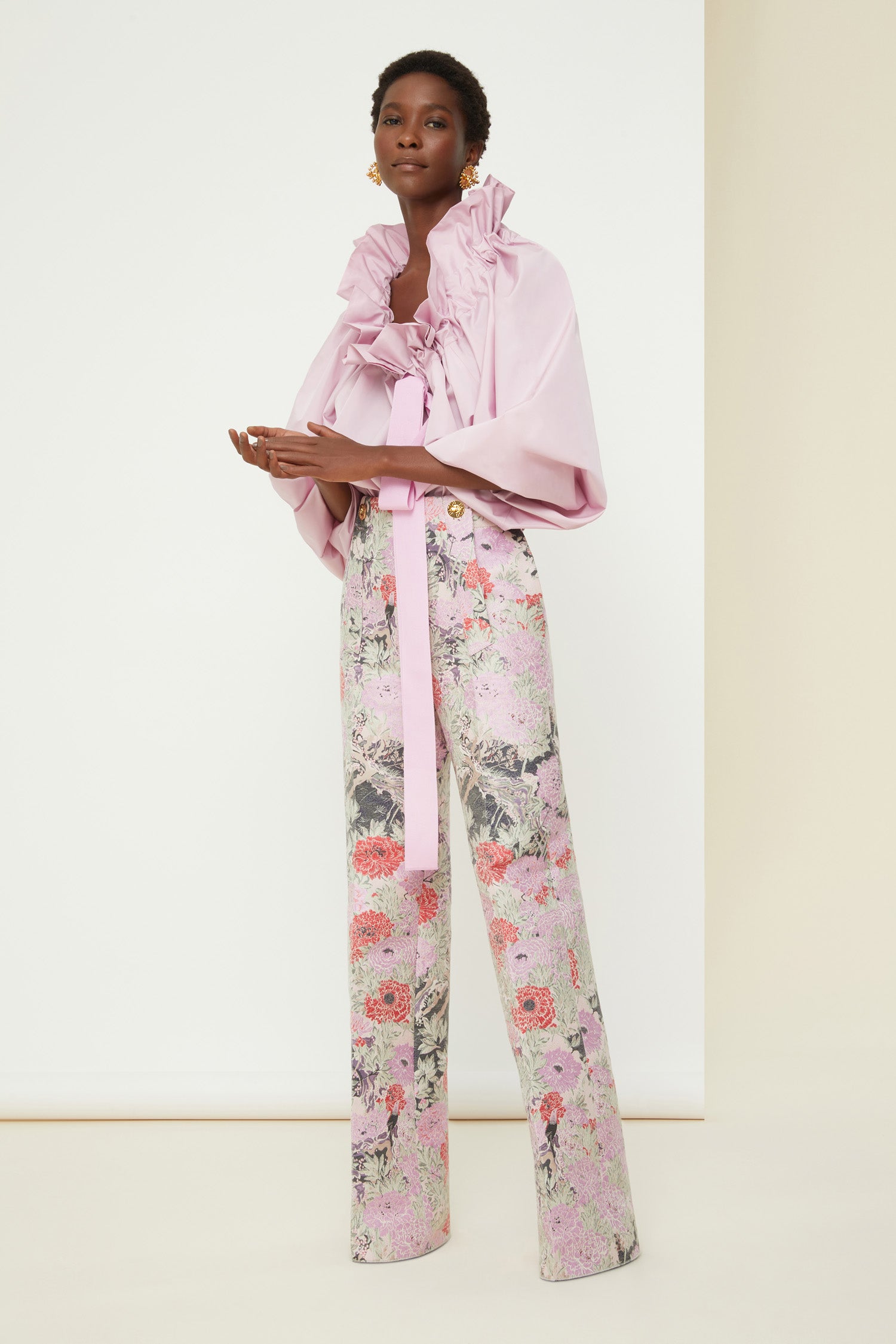 Patou - Straight-legged trousers in cotton jacquard - Birds and Peonies - Birds and peonies celebrate the allure of springtime jacquard.Cotton jacquard trousers featuring Act 2’s Birds and Peonies pattern. High-waisted style with a straight wide leg. Engraved gold-coloured buttons at the front. Belt loops, zip fastening at the side. Side pockets. Darts at the back.
