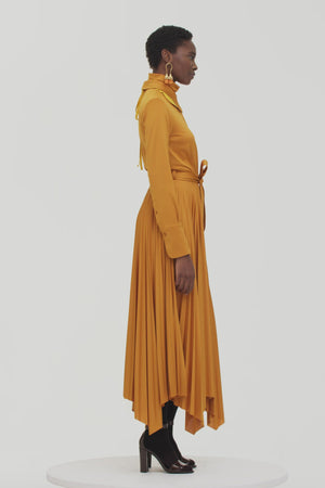 Plissiertes Maxi-Hemdkleid aus umweltfreundlichem Jersey